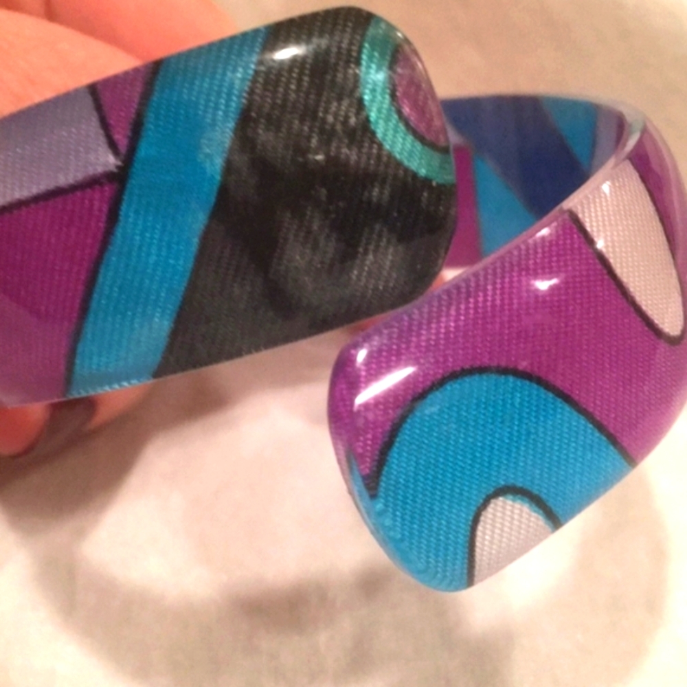 Emilio Pucci EUC Vintage Silk Scarf In A Lucite Bangle Bracelet - Picture 6 of 16